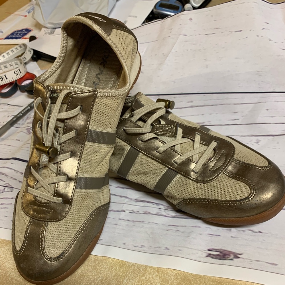 Dnky women’s mesh gold and tan shoes 8.5
